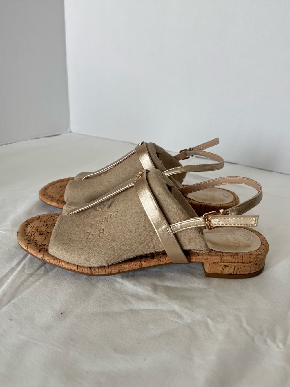 NWOT crown & ivy Beige and Gold Cork Slingback Sandals Size 8.5